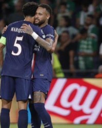  斯特拉斯堡核心染红引发十人苦战  