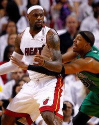  凯尔特人逆转雄鹿锁定东部决赛席位  