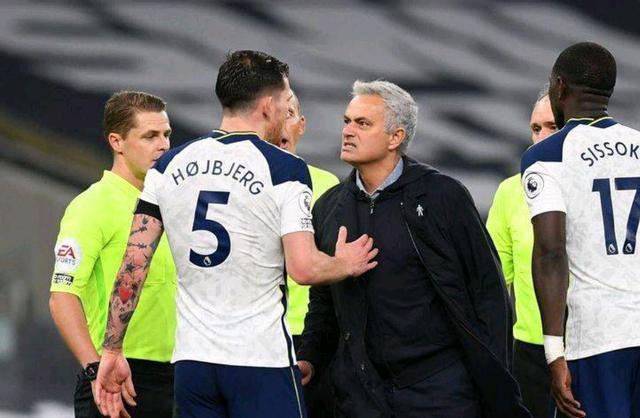  莱比锡红牛中场萨比策转会热刺，转会费达两千万欧  